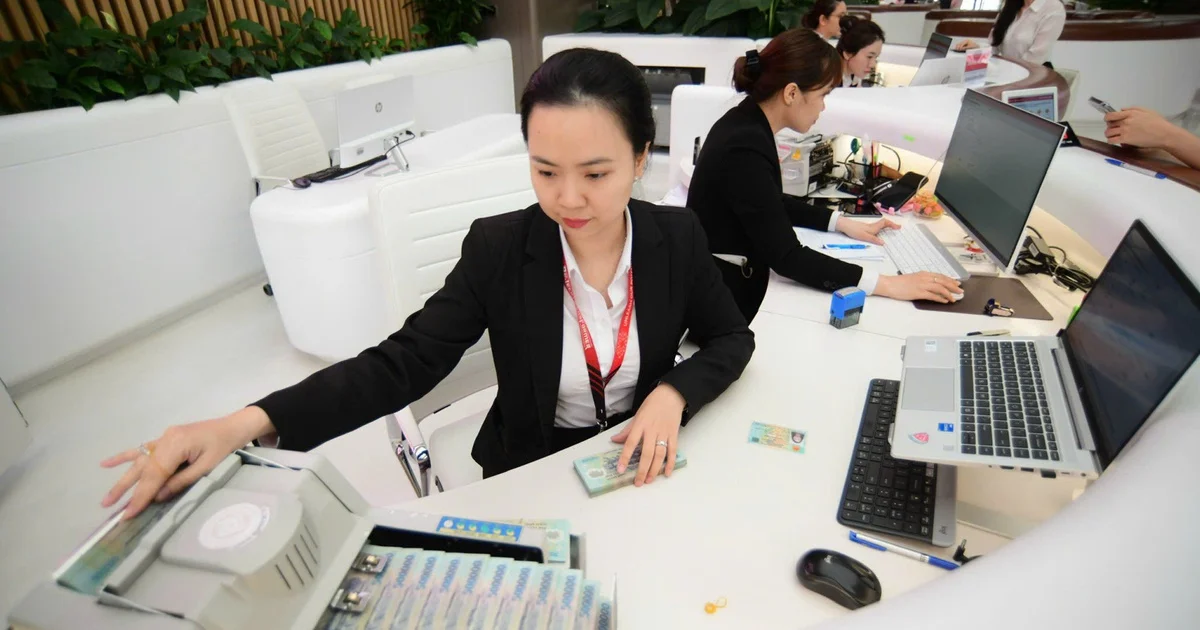 Thông tư 25: Nới trần vốn ngắn hạn cho vay trung dài hạn lên 40% – 1 triệu tỉ đồng có thể được bơm vào nền kinh tế, nhưng rủi ro thanh khoản đang chờ phía trước