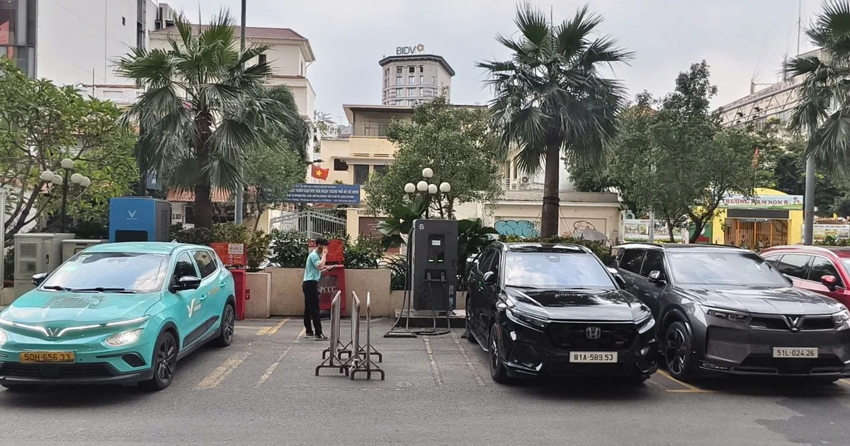 Miễn lệ phí trước bạ ô tô điện đến 2030: Tín hiệu chính sách và tác động đến dòng vốn ngành xe điện