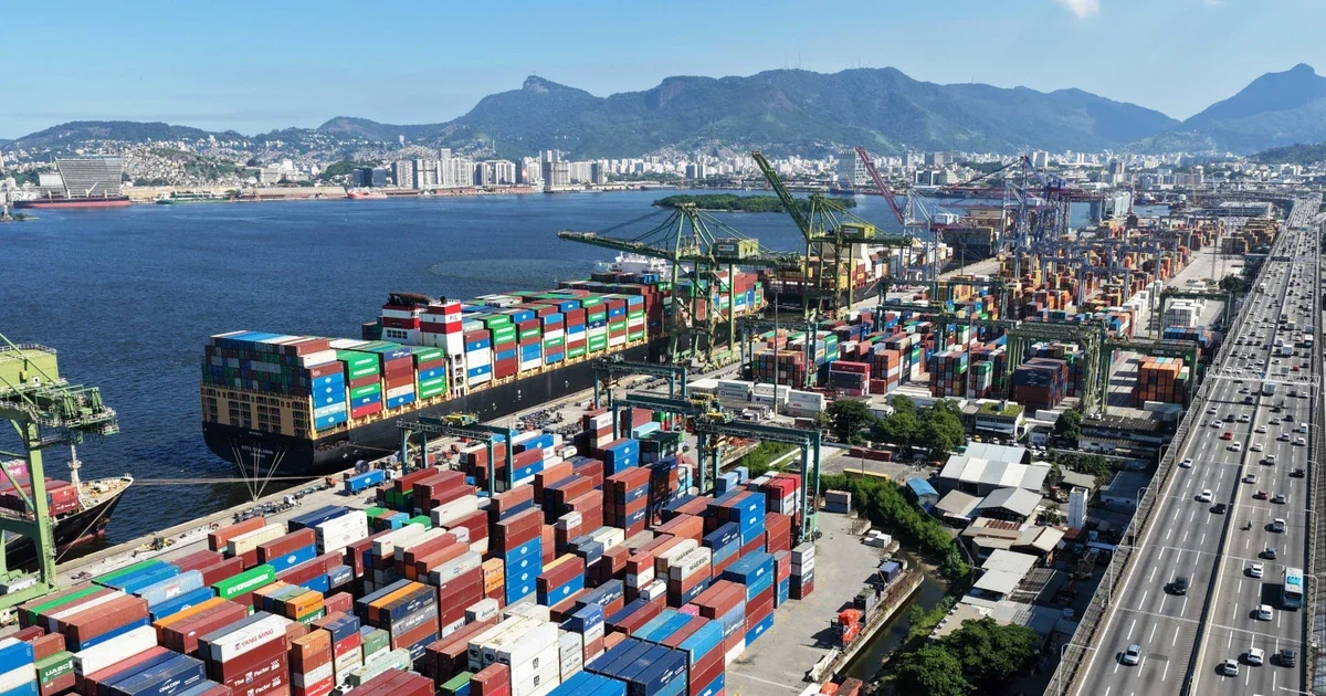 Oxford Economics dự báo kinh tế toàn cầu nửa cuối 2026: Tăng trưởng 3,1% nhưng đối mặt ba rủi ro lớn từ năng lượng, thương mại và AI
