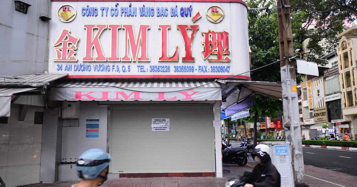 Từ việc tạm ngưng của tiệm vàng Kim Lý và Ngọc Tâm: Tín hiệu về áp lực thanh khoản trên thị trường vàng?
