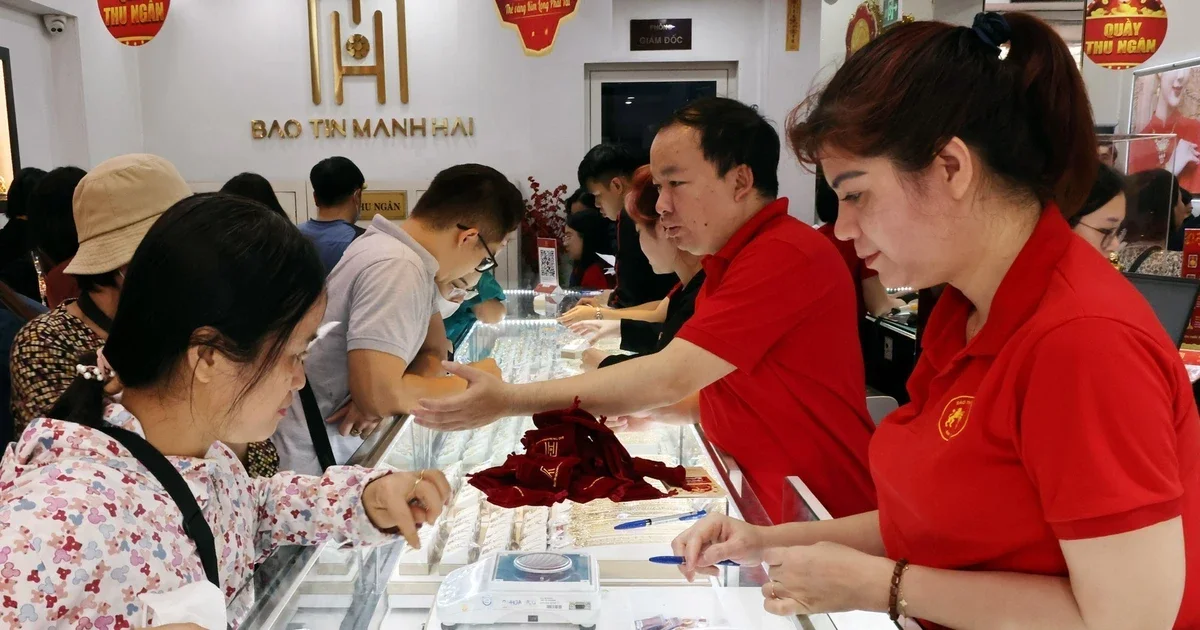 Giá vàng trong nước tăng 700.000 đồng/lượng – Chênh lệch với thế giới ở mức 19,3 triệu đồng/lượng