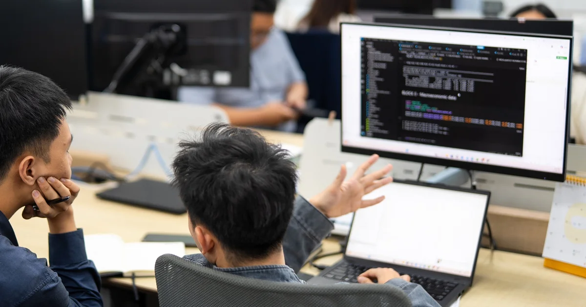 Áp lực bán tháo PNJ và sự phân hóa dòng tiền trên VN-Index: Bài toán thanh khoản cổ phiếu riêng lẻ