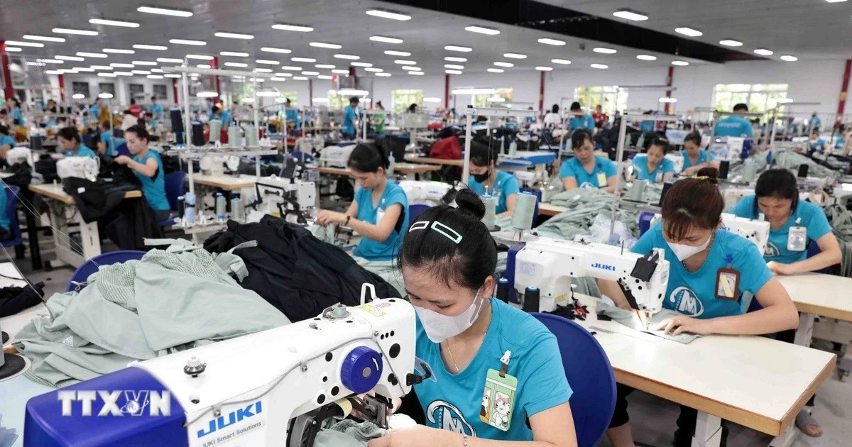 IIP 6 tháng đầu 2026 tăng 10,8%: Động lực từ chế biến, chế tạo và hàm ý cho dòng vốn