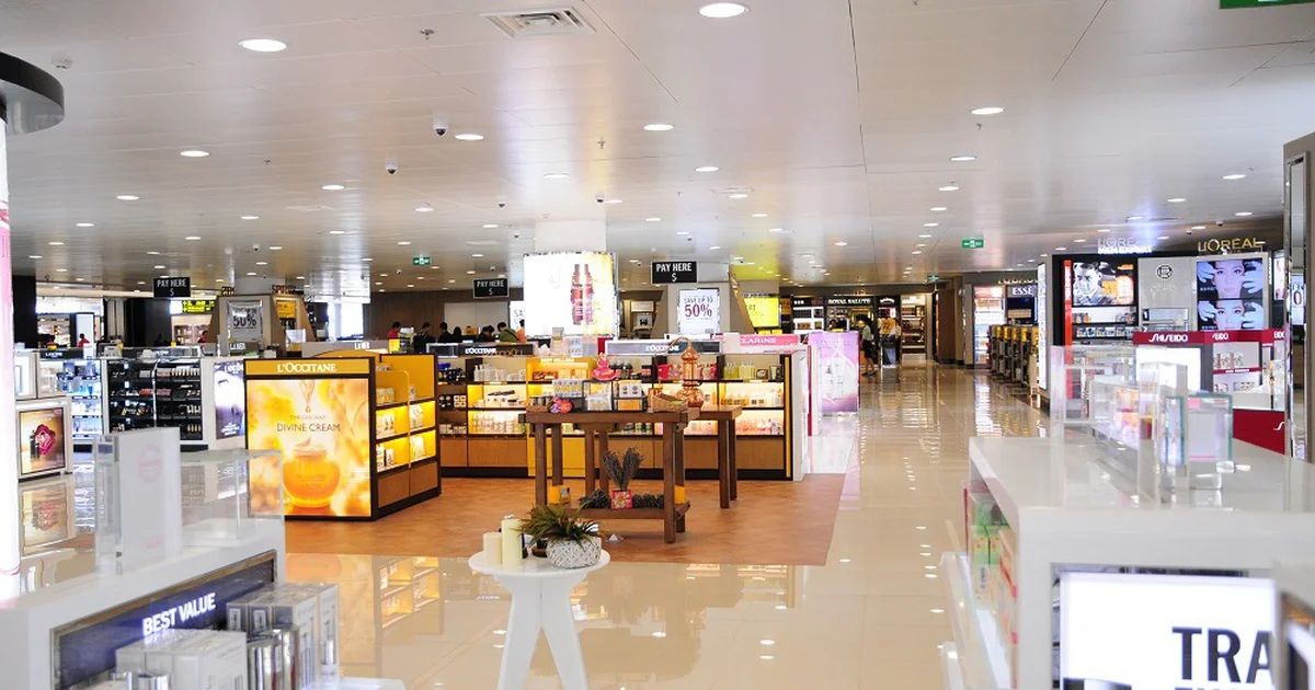 Nghị định 273/2026/NĐ-CP về kinh doanh hàng miễn thuế: Khung pháp lý mới và tác động đến dòng tiền ngành bán lẻ sân bay