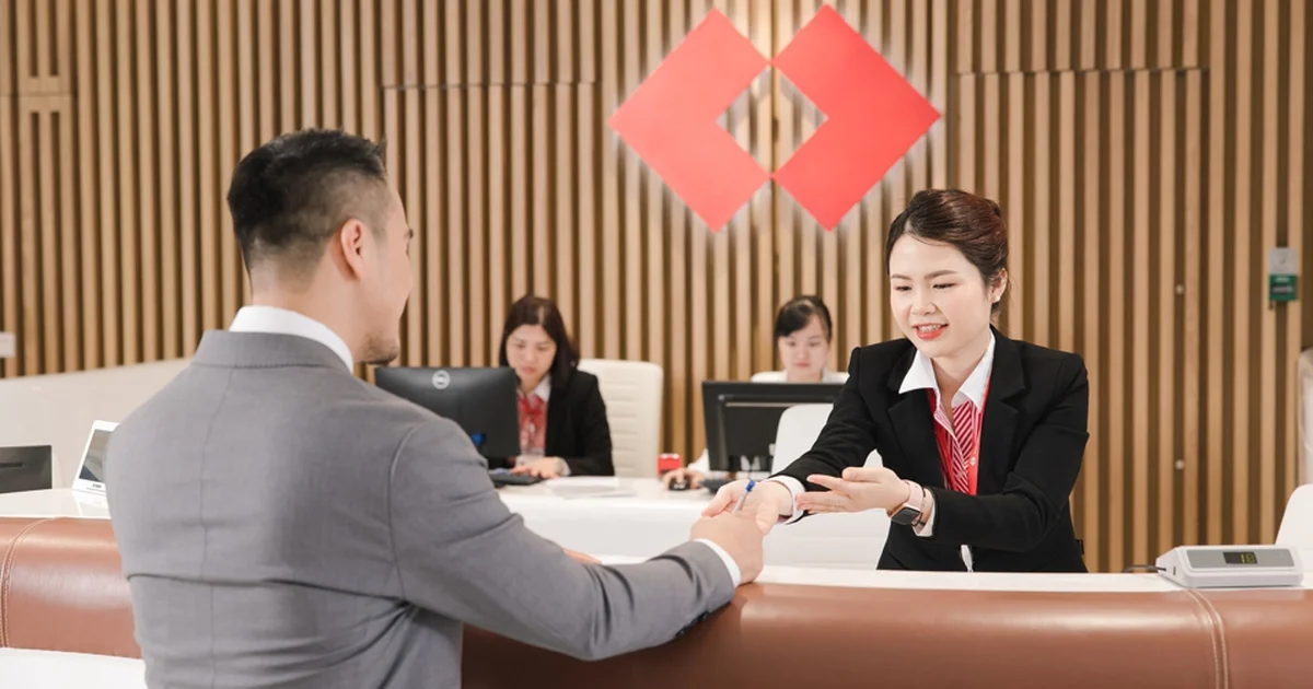 Techcombank đạt lợi nhuận quý 2 cao nhất lịch sử: Động lực đa dạng hóa thu nhập và tác động đến dòng tiền thị trường