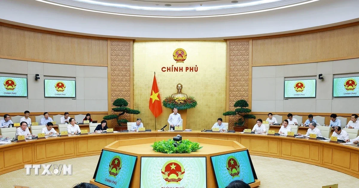 Nghị quyết 180/NQ-CP: Mục tiêu tăng trưởng ít nhất 10% và định hướng dòng vốn