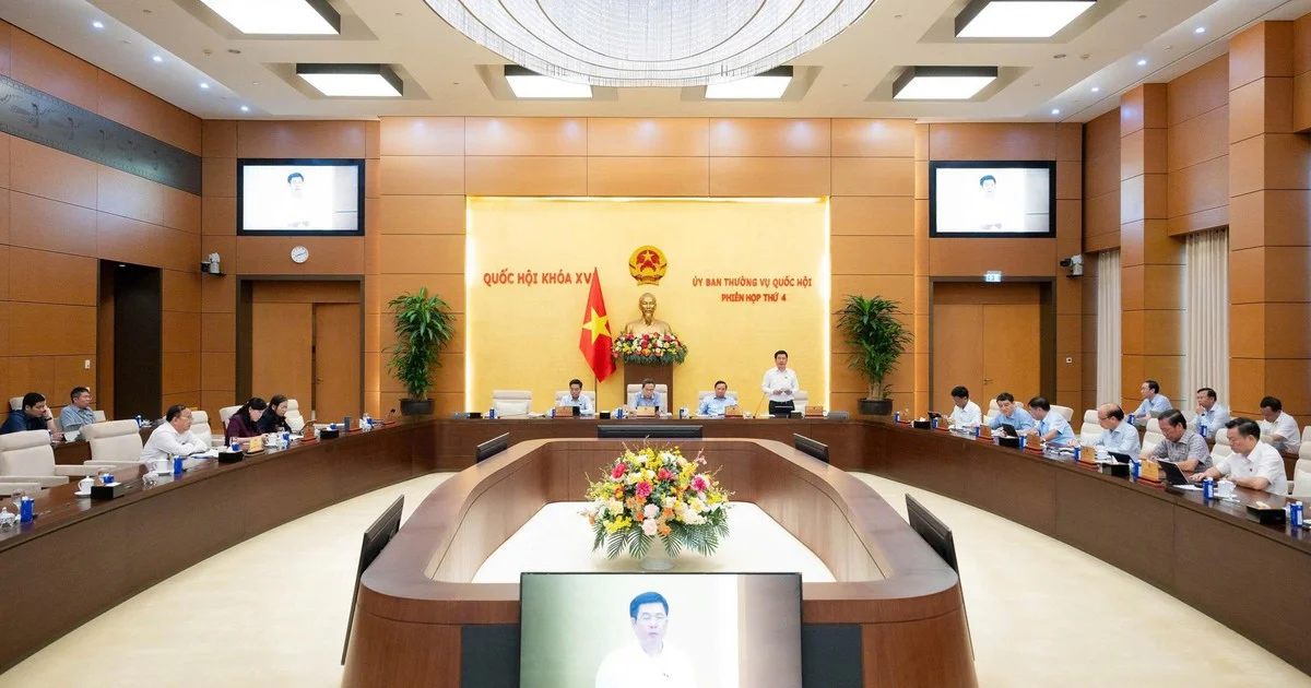 Từ câu chuyện tháo gỡ vướng mắc Luật Dầu khí 2022: Nhìn về áp lực thể chế và dòng vốn ngành Năng lượng