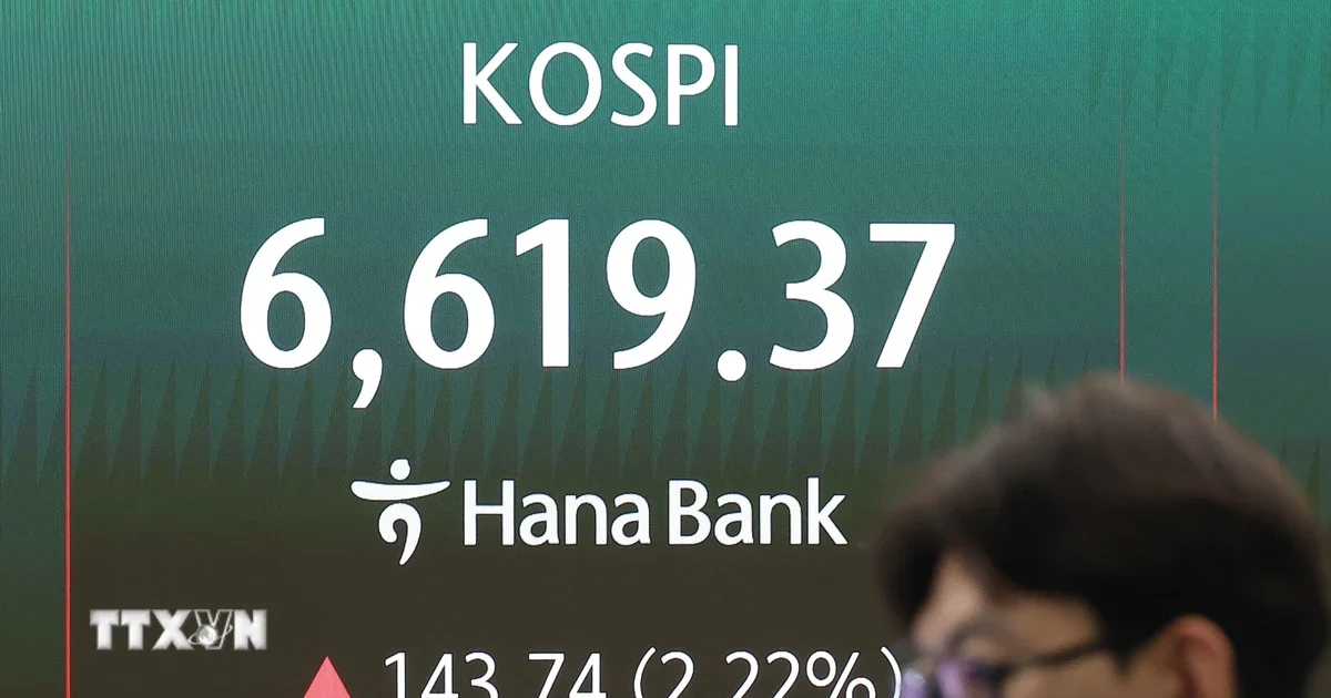 KOSPI giảm 5,34% kích hoạt sidecar: Áp lực bán tháo cổ phiếu bán dẫn và bài toán thanh khoản sau chu kỳ tăng nóng