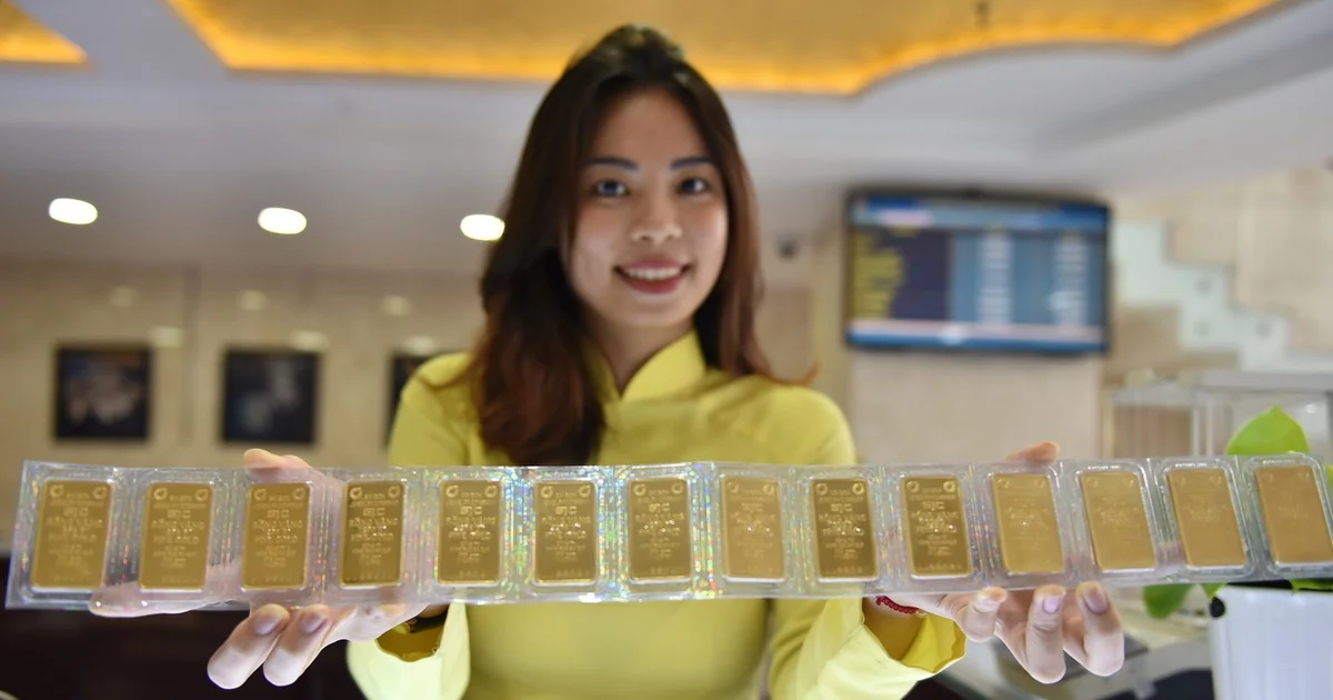 Giá vàng bật tăng mạnh: Áp lực lãi suất giảm, dòng tiền quay trở lại