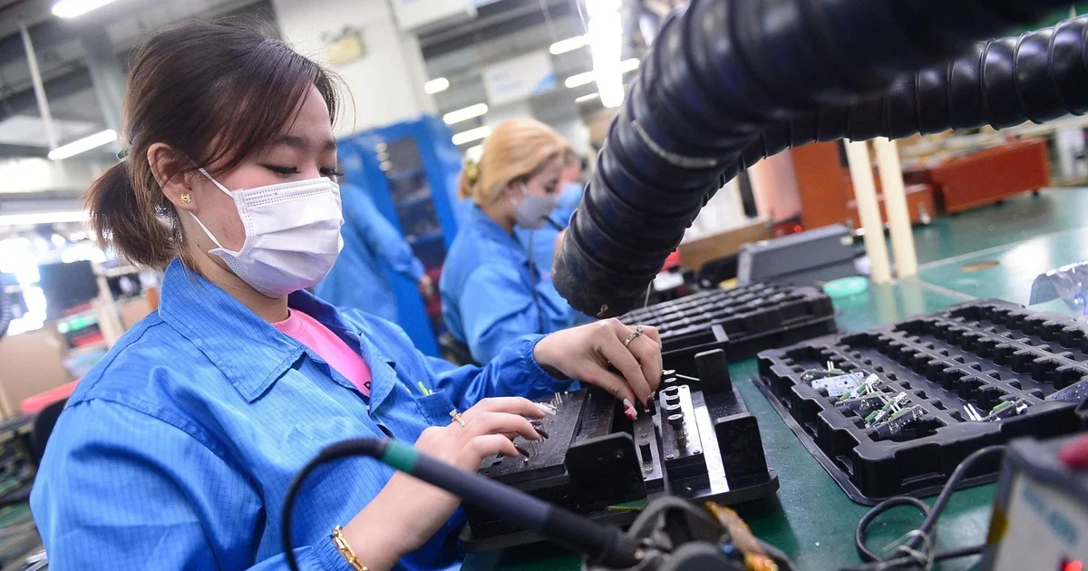 Từ Nghị quyết 10-NQ/TW: Nhìn lại bài toán chi phí và hạ tầng trong thu hút FDI chất lượng cao