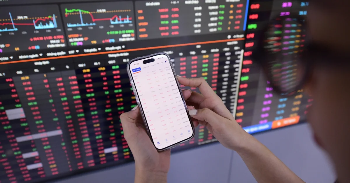 Áp lực bán lan rộng: VN-Index suýt thủng mốc 1.800 điểm trong phiên 13-7