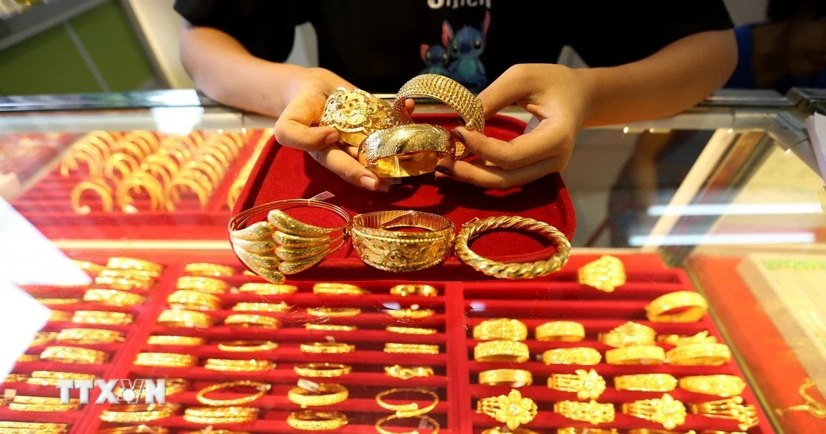 Tín hiệu từ Iran đẩy giá vàng thế giới lên mức cao nhất 2 tuần: Phân tích dòng tiền trong bối cảnh rủi ro địa chính trị và kỳ vọng lãi suất Fed