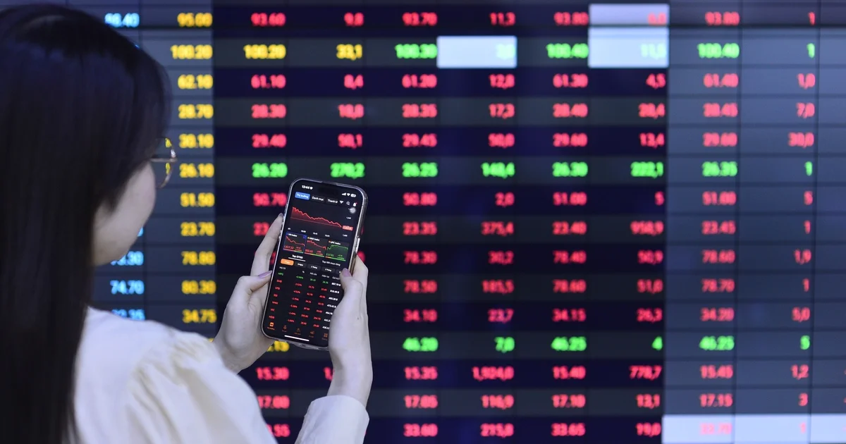 Từ cú sốc giảm gần 120 điểm của VN-Index: Áp lực thanh khoản và tâm lý phòng thủ đang định hình lại thị trường