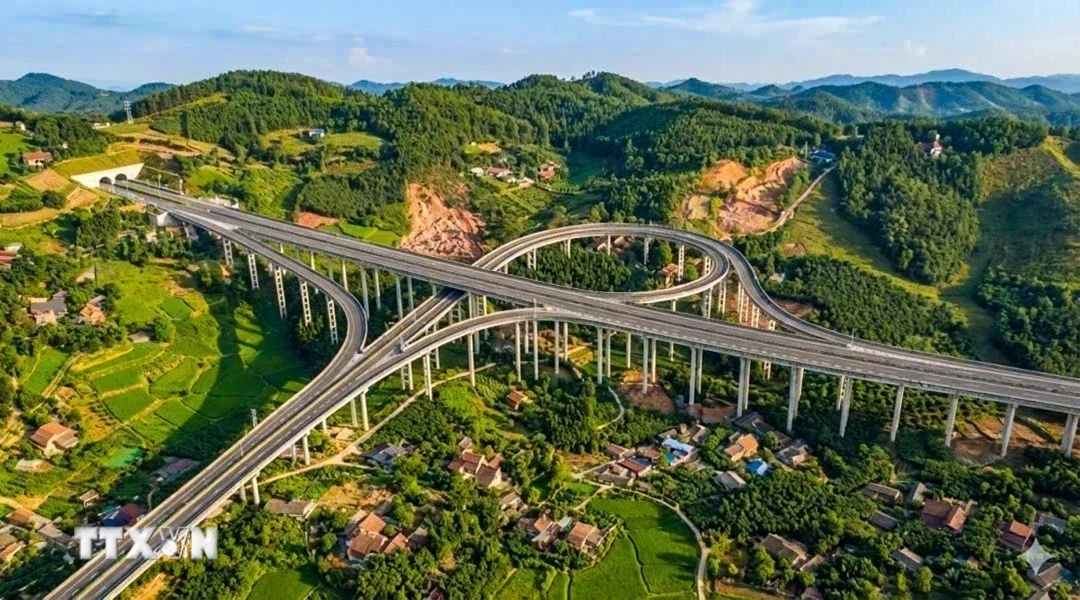 Điện Biên thông qua 20 nghị quyết: Tháo điểm nghẽn đầu tư, đặt mục tiêu tăng trưởng GRDP 10,5% năm 2026