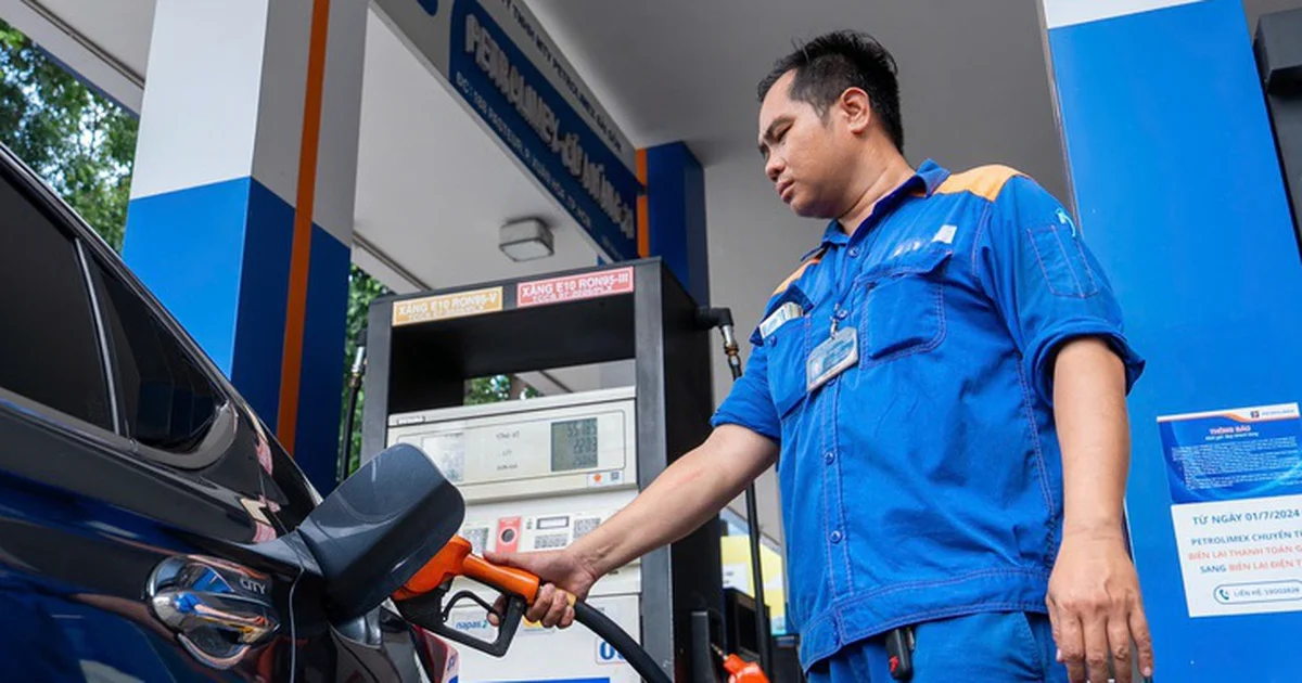Từ câu chuyện xăng E10: Nhóm doanh nghiệp nào hưởng lợi và áp lực dòng tiền trên thị trường chứng khoán