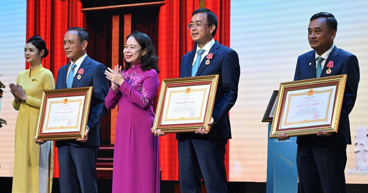 Vietnam Airlines nhận Huân chương Lao động hạng ba: Tín hiệu về năng lực vận hành và định hướng phát triển bền vững của doanh nghiệp nhà nước